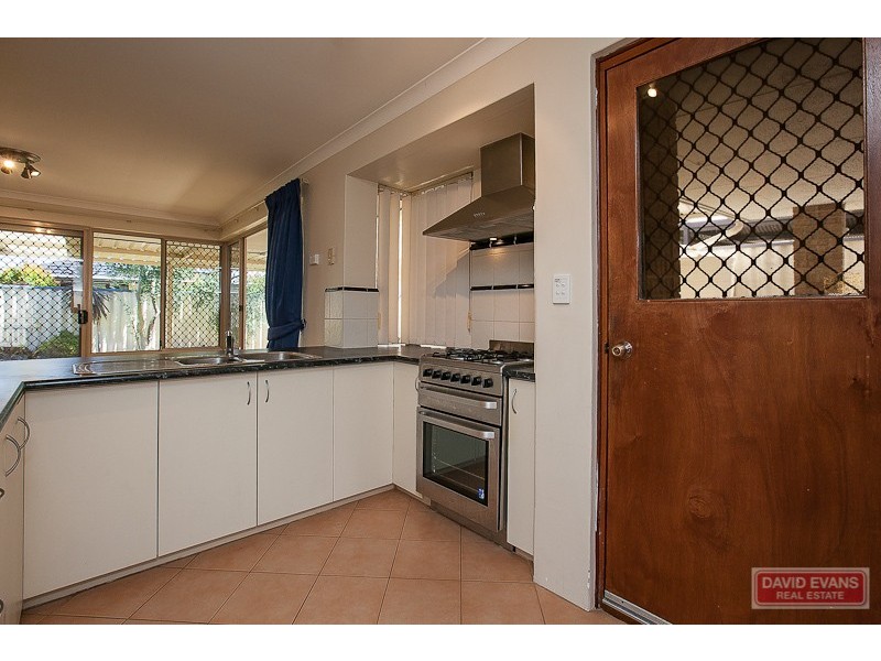 13 Maroon Place, Warnbro WA 6169