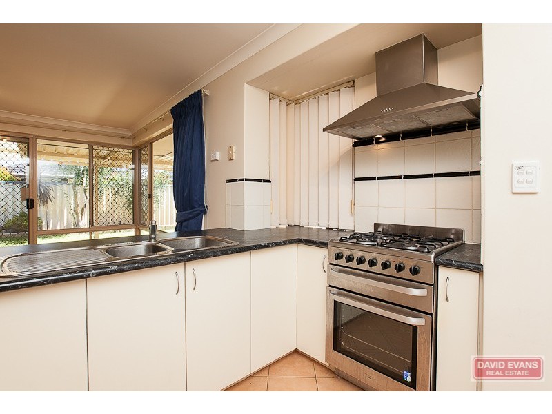 13 Maroon Place, Warnbro WA 6169