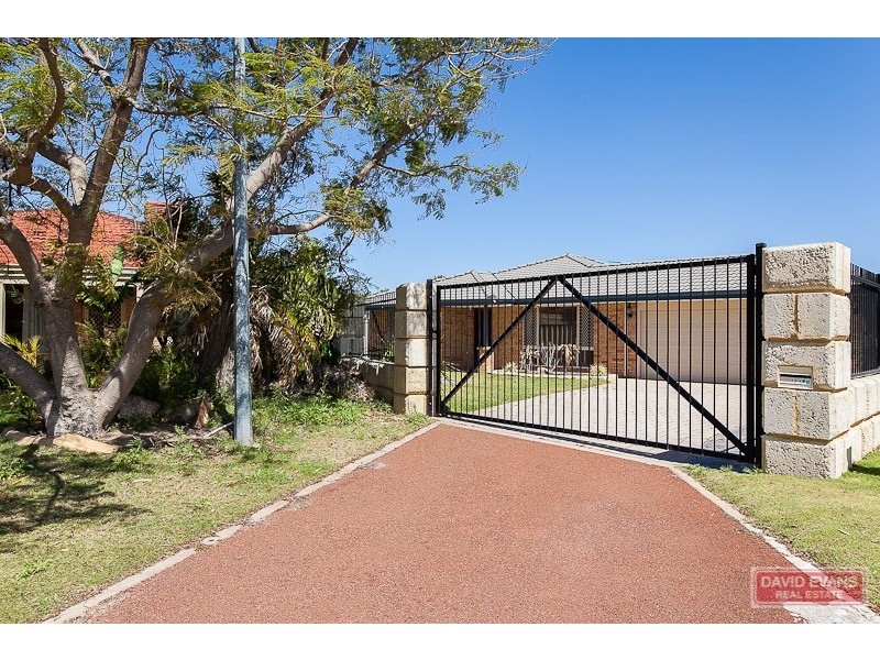 13 Maroon Place, Warnbro WA 6169