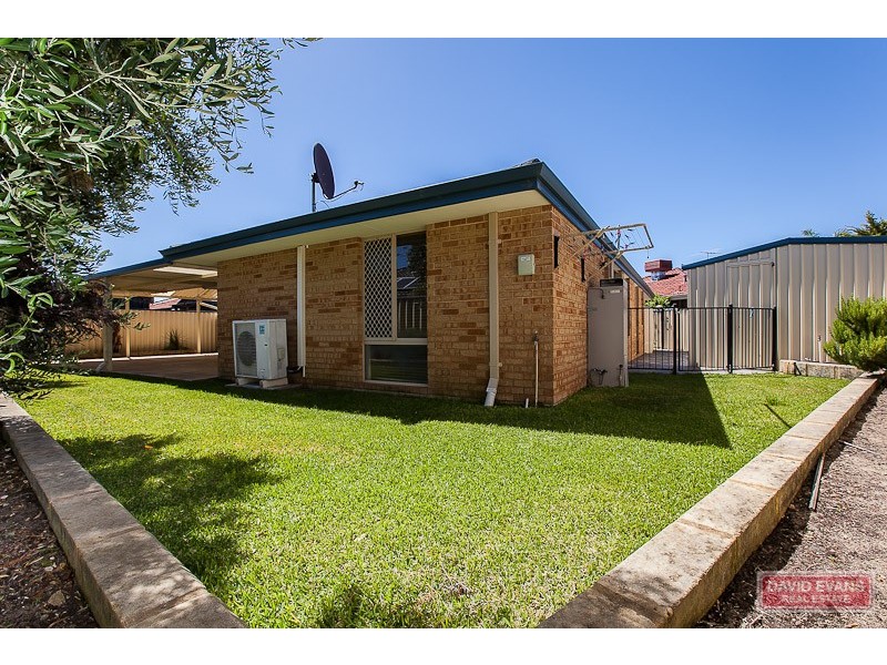 13 Maroon Place, Warnbro WA 6169