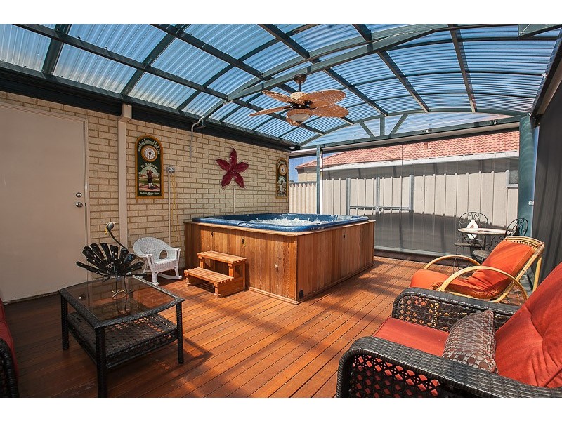 35 Properjohn Drive, Rockingham WA 6168