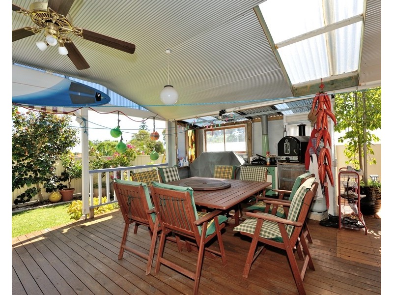 18 Hilda Road, Waikiki WA 6169