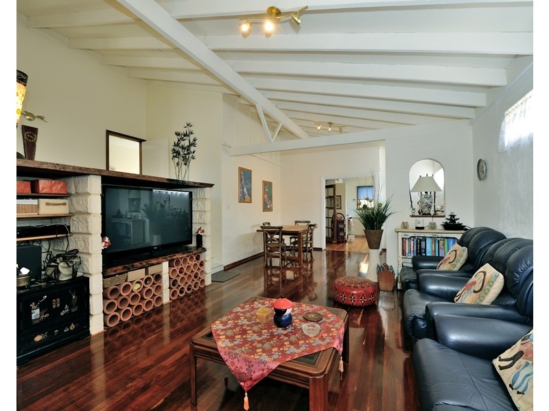 18 Hilda Road, Waikiki WA 6169