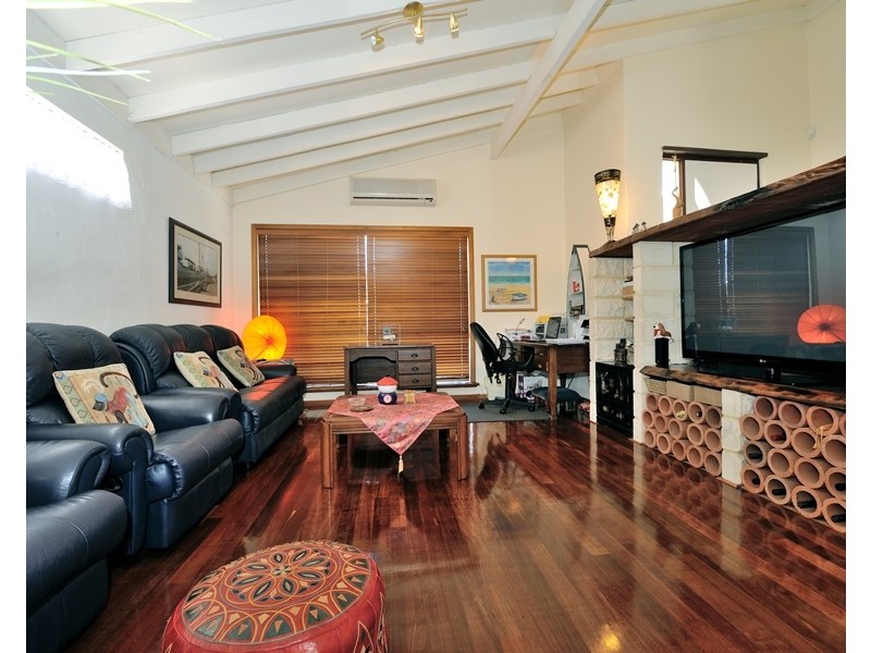 18 Hilda Road, Waikiki WA 6169