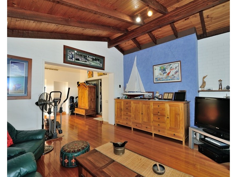 18 Hilda Road, Waikiki WA 6169