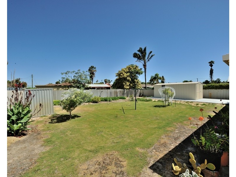 22 Jubilee Drive, Waikiki WA 6169