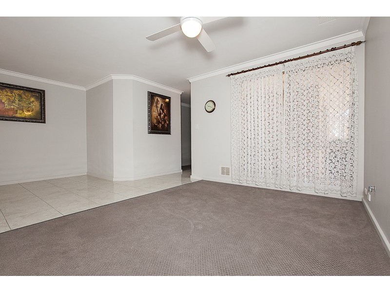 12/99 Simpson Avenue, Rockingham WA 6168