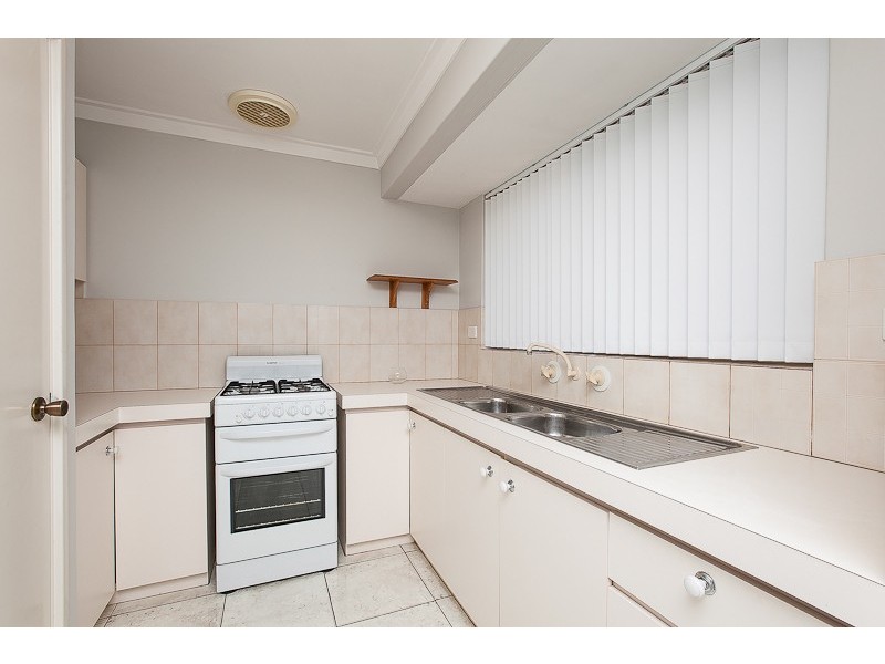 12/99 Simpson Avenue, Rockingham WA 6168