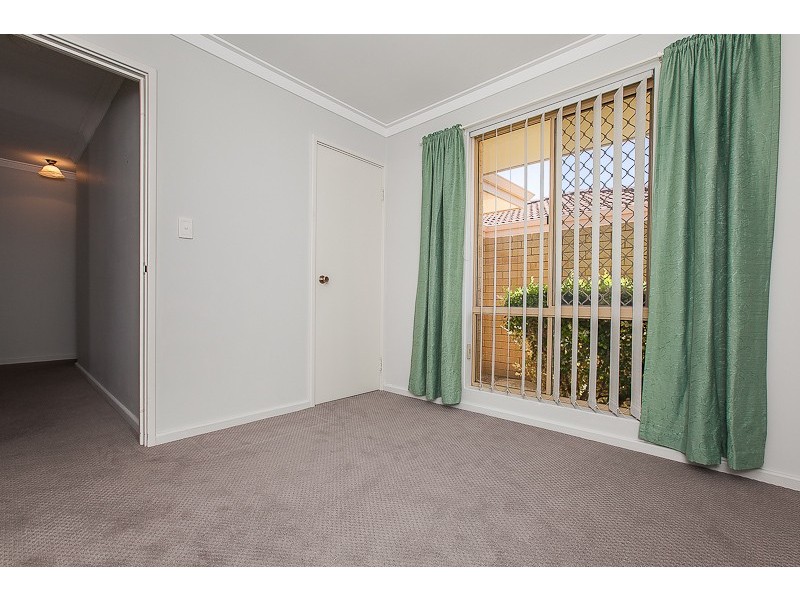 12/99 Simpson Avenue, Rockingham WA 6168