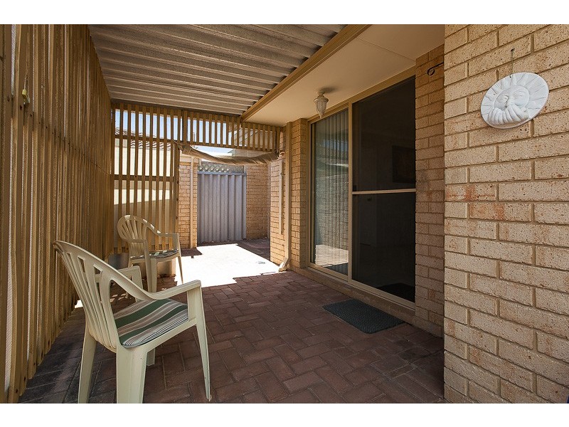 12/99 Simpson Avenue, Rockingham WA 6168