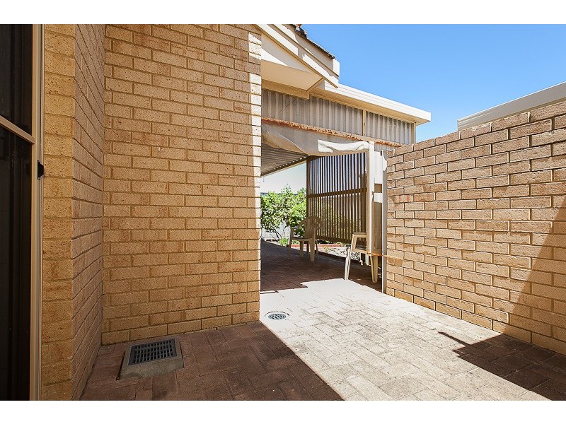 12/99 Simpson Avenue, Rockingham WA 6168