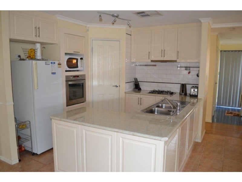 28 Benbecula Loop, Port Kennedy WA 6172