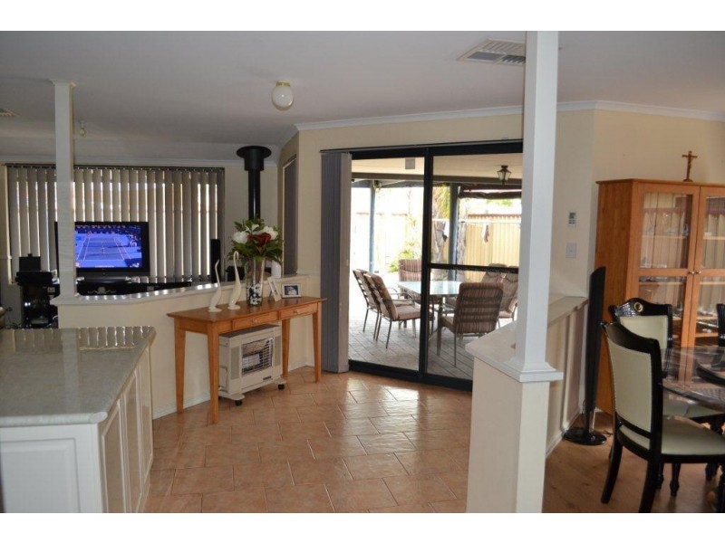 28 Benbecula Loop, Port Kennedy WA 6172