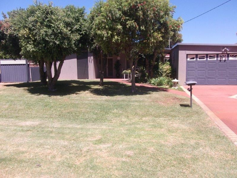 25 Waimea Road, Safety Bay WA 6169