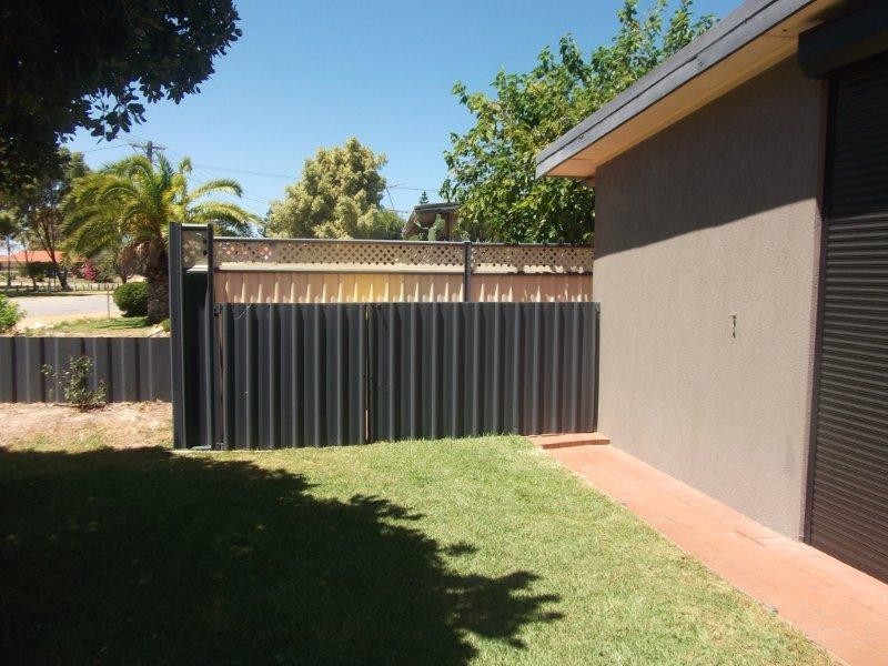 25 Waimea Road, Safety Bay WA 6169