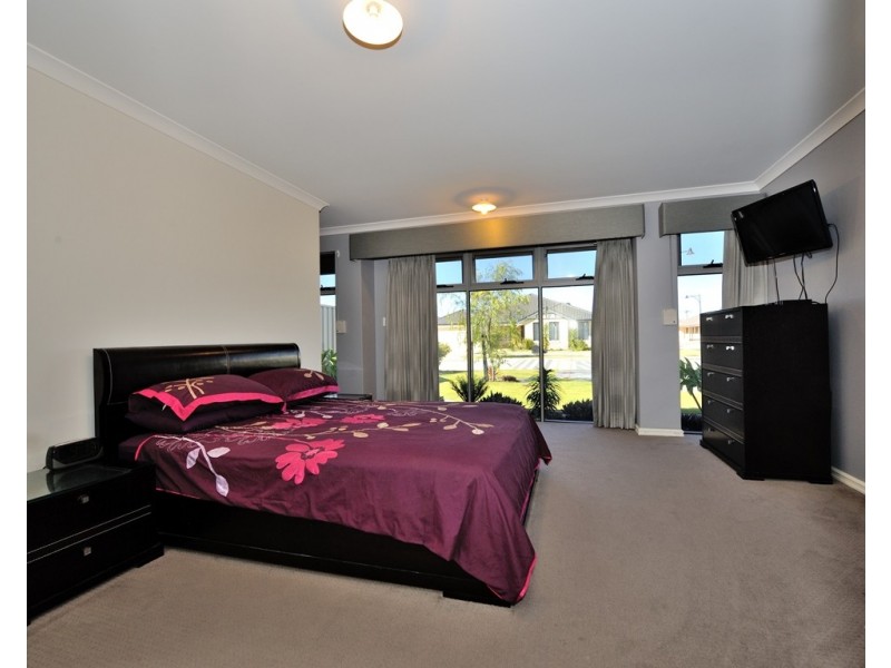 18 Oleander Avenue, Rockingham WA 6168