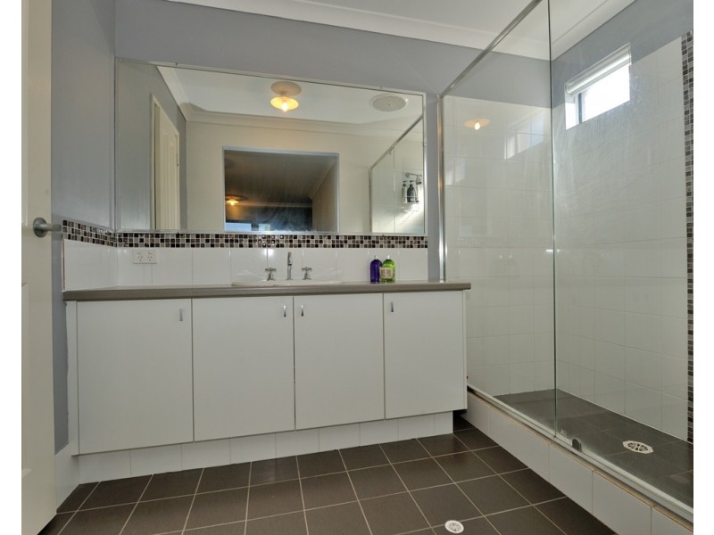 18 Oleander Avenue, Rockingham WA 6168