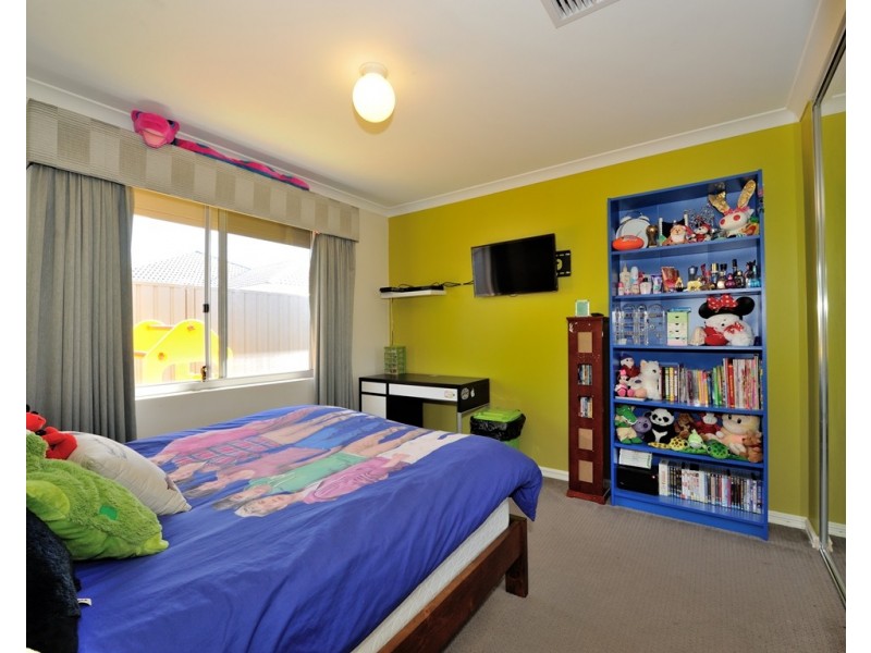 18 Oleander Avenue, Rockingham WA 6168