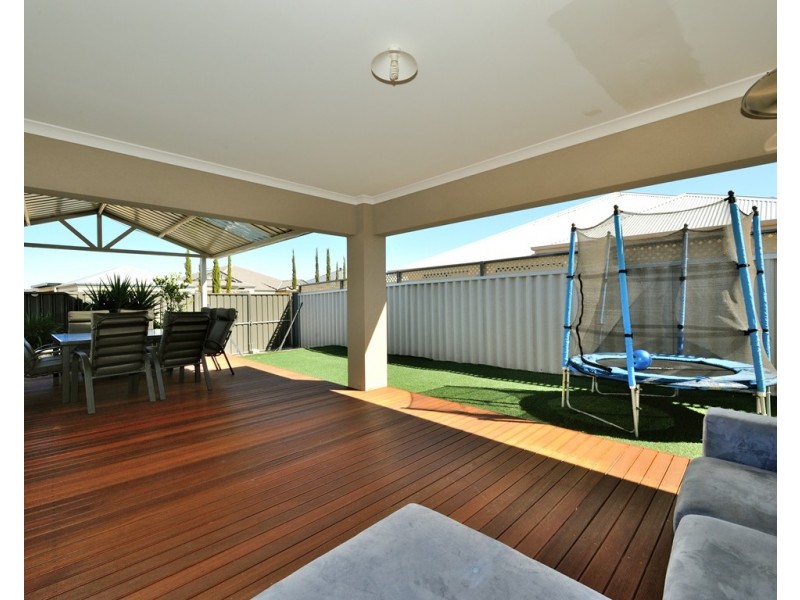 18 Oleander Avenue, Rockingham WA 6168