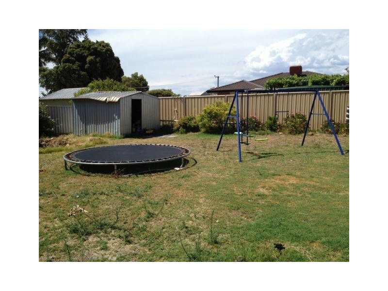 9 Yarra Close, Cooloongup WA 6168
