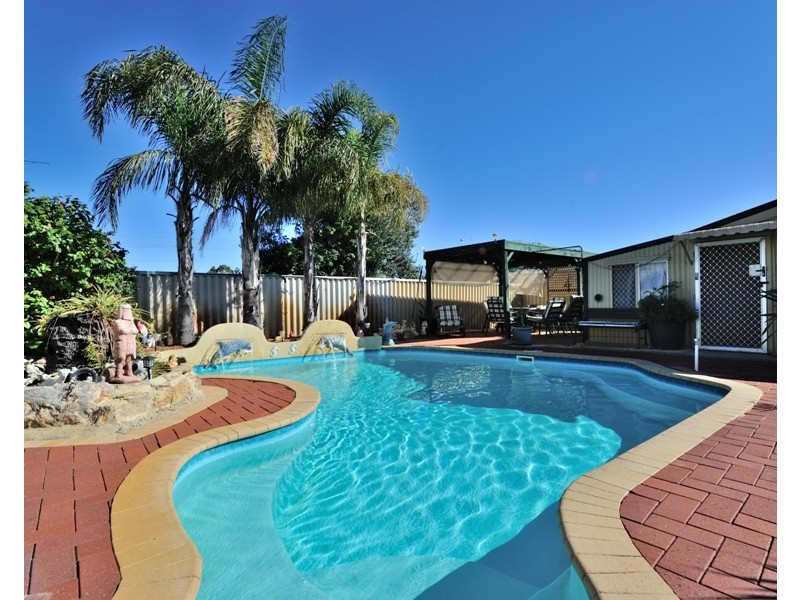 5 Goongarrie Drive, Waikiki WA 6169