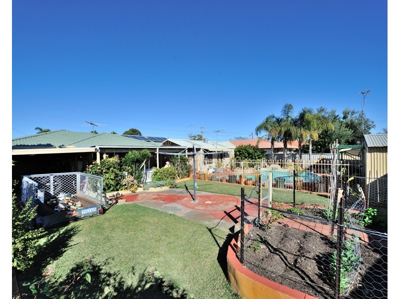 5 Goongarrie Drive, Waikiki WA 6169