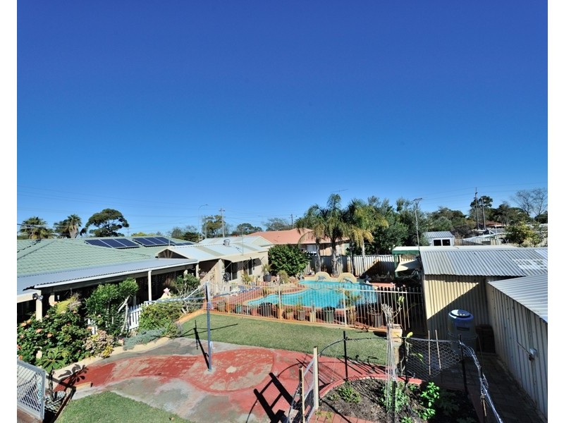 5 Goongarrie Drive, Waikiki WA 6169