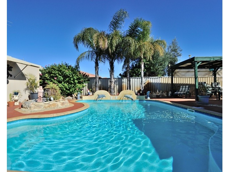 5 Goongarrie Drive, Waikiki WA 6169