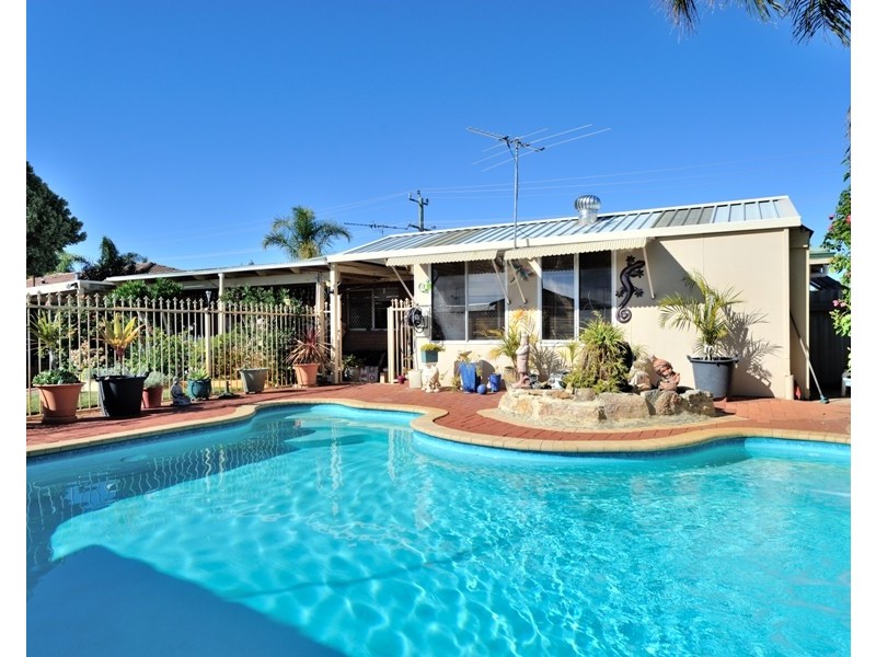 5 Goongarrie Drive, Waikiki WA 6169