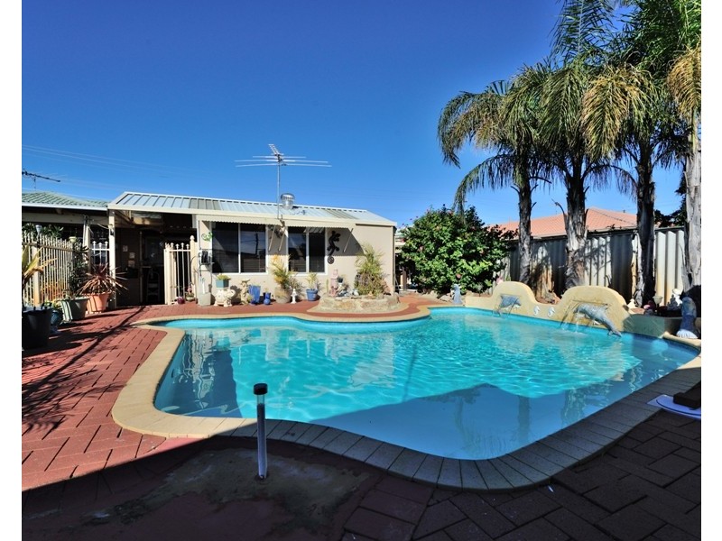 5 Goongarrie Drive, Waikiki WA 6169