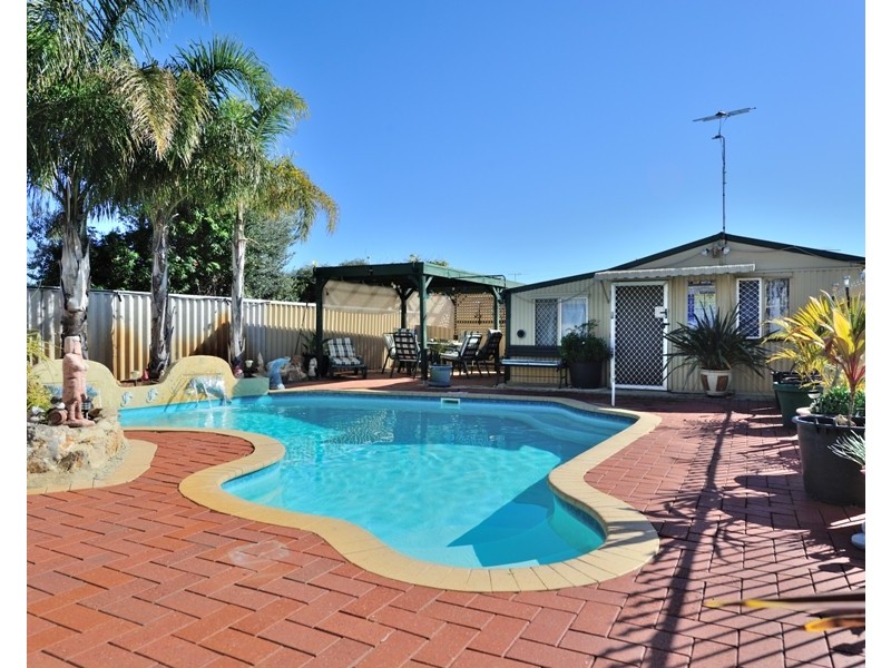 5 Goongarrie Drive, Waikiki WA 6169