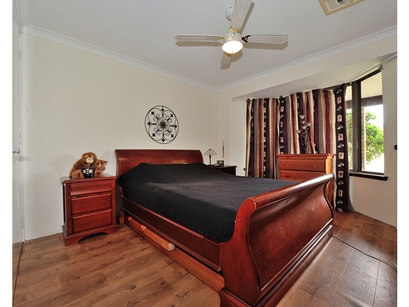 98 Seabrooke Avenue, Rockingham WA 6168