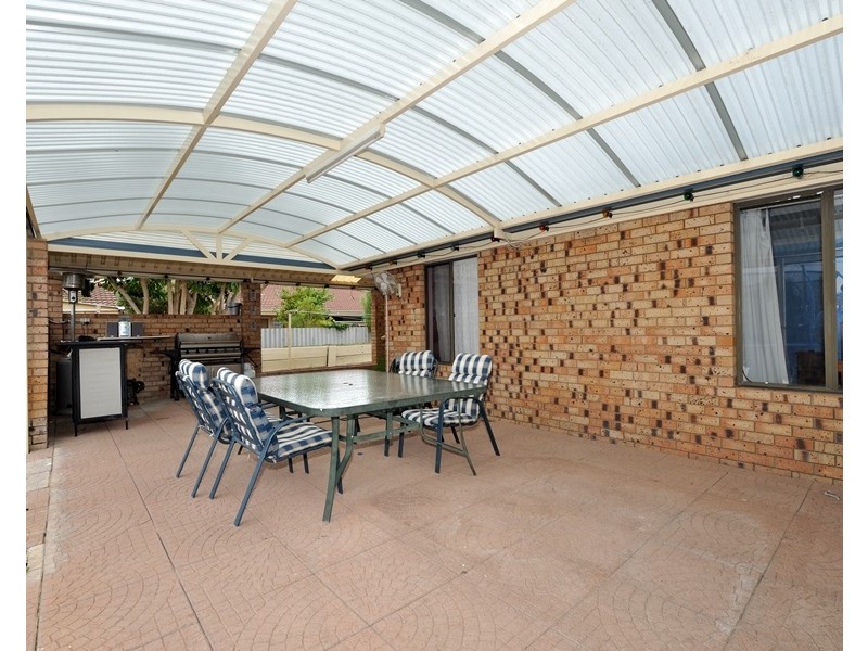 98 Seabrooke Avenue, Rockingham WA 6168