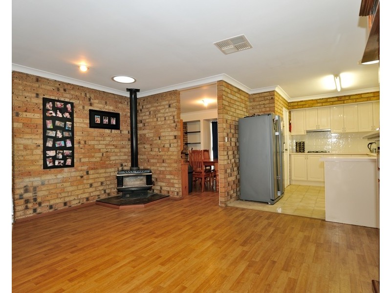 98 Seabrooke Avenue, Rockingham WA 6168