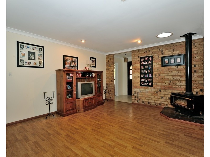 98 Seabrooke Avenue, Rockingham WA 6168