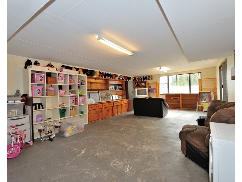 98 Seabrooke Avenue, Rockingham WA 6168