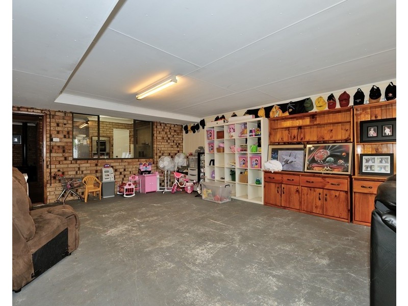 98 Seabrooke Avenue, Rockingham WA 6168