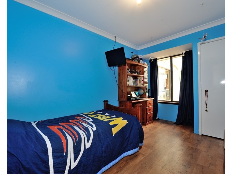 98 Seabrooke Avenue, Rockingham WA 6168