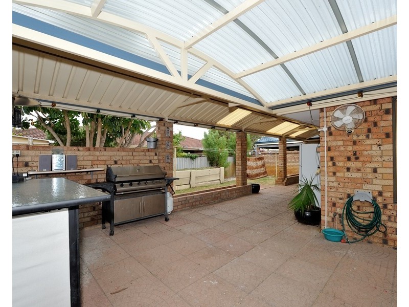 98 Seabrooke Avenue, Rockingham WA 6168