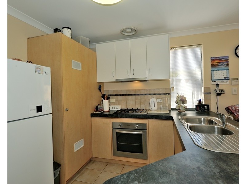 5/4 Moreton Crescent, Warnbro WA 6169