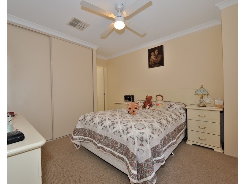 5/4 Moreton Crescent, Warnbro WA 6169