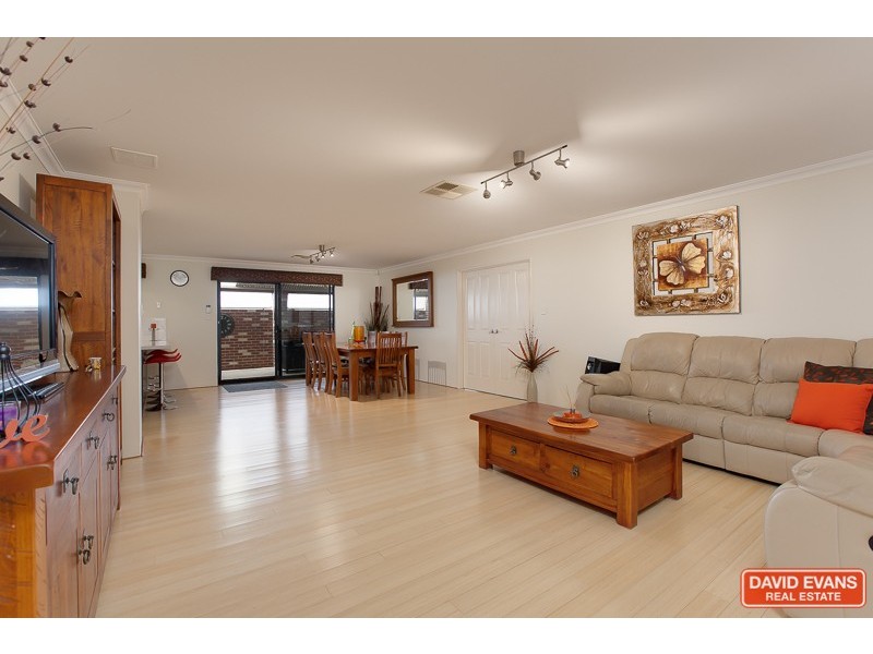 8 Cherokee Gardens, Secret Harbour WA 6173