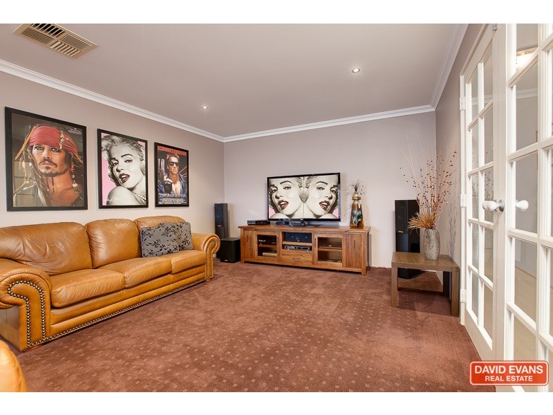 8 Cherokee Gardens, Secret Harbour WA 6173