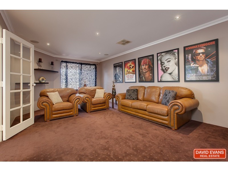 8 Cherokee Gardens, Secret Harbour WA 6173