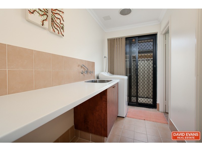 8 Cherokee Gardens, Secret Harbour WA 6173