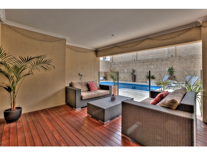 12 Nambucca Way, Secret Harbour WA 6173