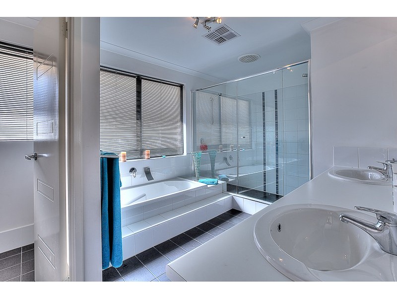 12 Nambucca Way, Secret Harbour WA 6173