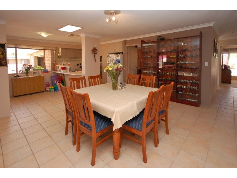 12 Exhibition Way, Cooloongup WA 6168