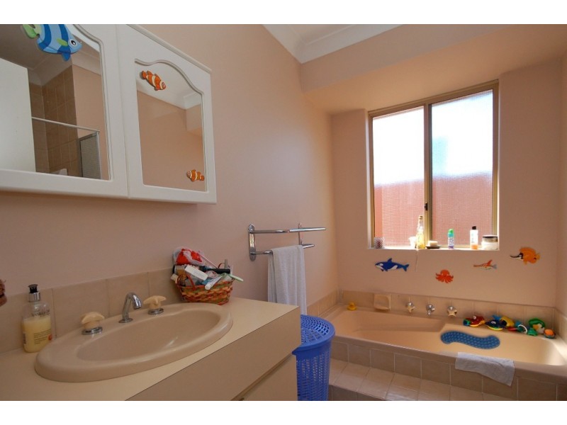 12 Exhibition Way, Cooloongup WA 6168