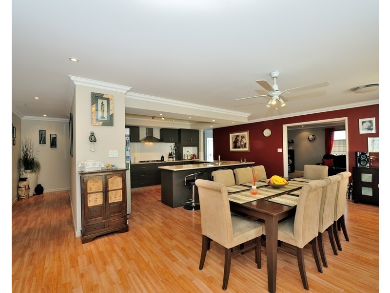 17 Lemongum Drive, Baldivis WA 6171